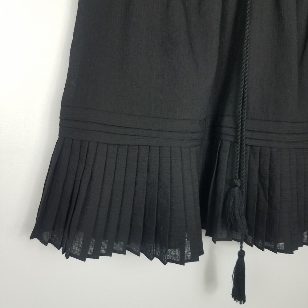 Max Studio | Tank Top Accordion Hem Tasslels - Picture 5 of 9